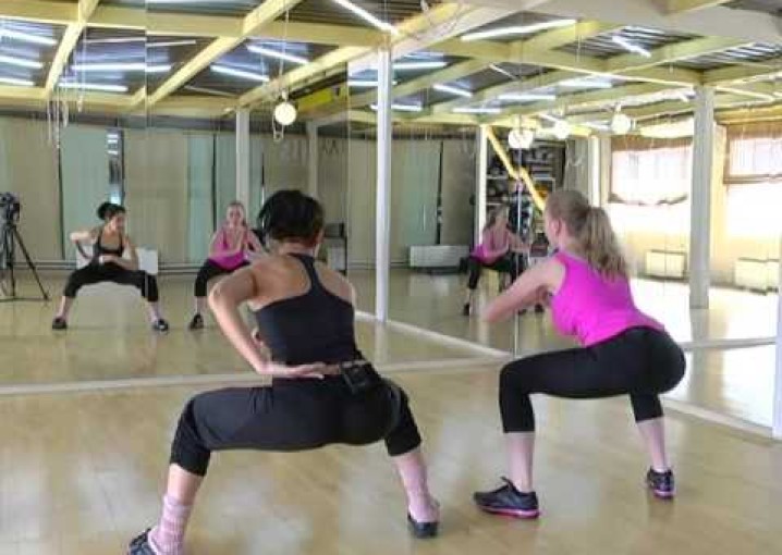 Рубрика "Фитнес-микс": упражнения для мышц бедер и ягодиц