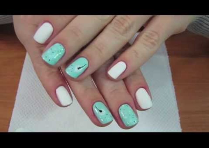 Бело-голубой маникюр с одуванчиками/Blue & White manicure tutorial with dandelions