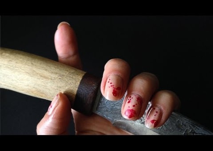 МАНИКЮР с брызгами крови (Halloween Blood Nail Art)