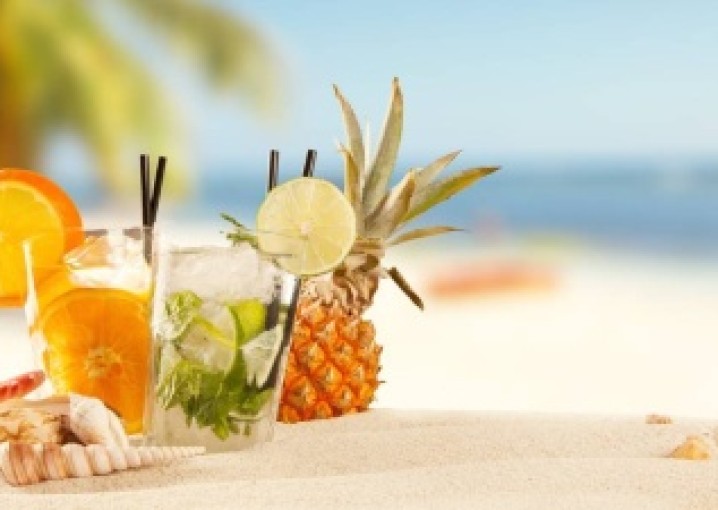Летние коктейли: рецепты освежающих напитков