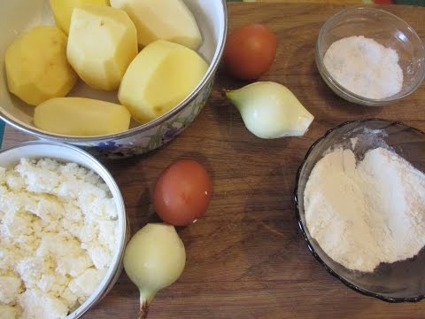 Драники (Деруни) из картошки с сырной начинкой.  Рецепт домашней кухни.