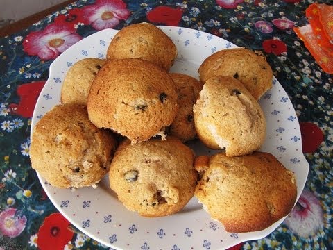Классический рецепт кексов с изюмом и шоколадной начинкой Классический рецепт кексов с изюмом и шоколадной начинкой
