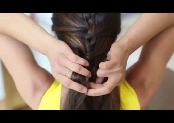 Прическа .Плетение французской косы самой себе. Видео урок, обучение,самоучитель.