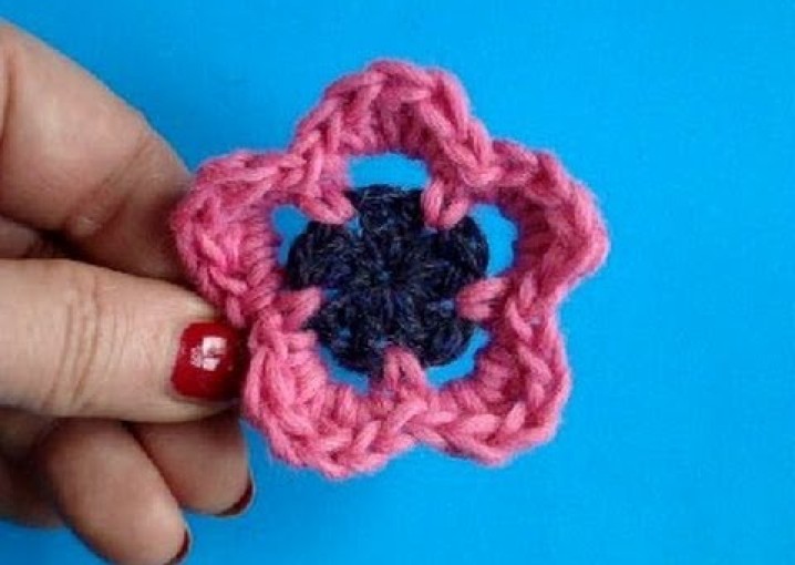 Вязание цветов крючком - Урок 7 - Howto Crochet flower pattern