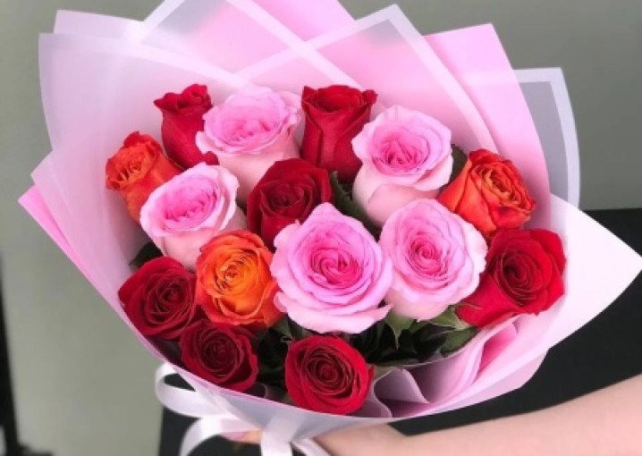 Как организовать сюрприз для любимой женщины с помощью букета цветов