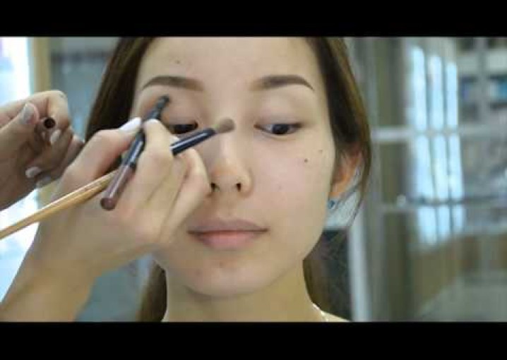 Дневной макияж с эффектом сияющей кожи
