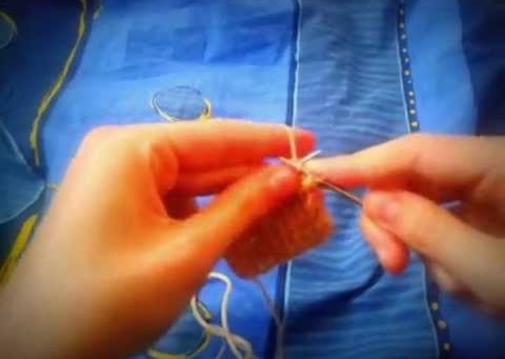 Урок №4 Вязание спицами "Обычная резинка и как закрывать петли"