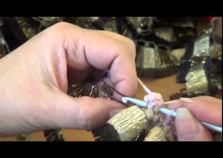 Вязание крючком ленточной пряжи Bolero по основе
