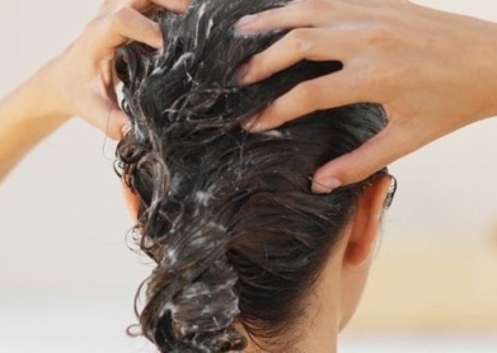Бальзам для волос: особенности и советы выбора косметики