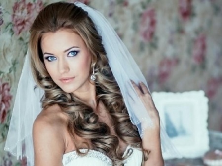 Свадебные прически - распущенные волосы. Как сделать красивую свадебную прическу с распущенными волосами?